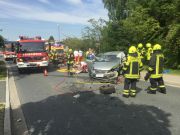 Verkehrsunfall zwischen Bus und PKW